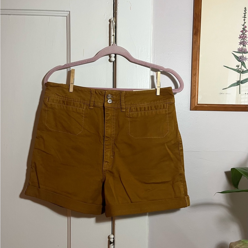 UNPUBLISHED: Tan Bermuda Shorts